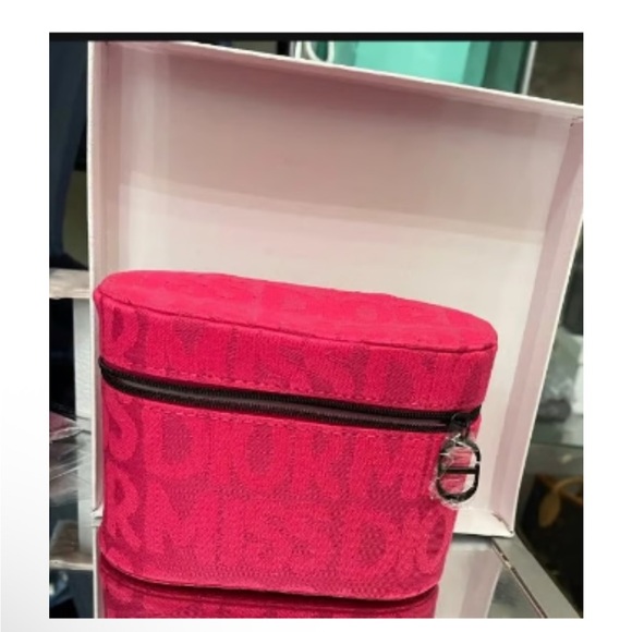 LIMITED EDITION Miss Dior Pink Vanity Case - Picture 9 of 15